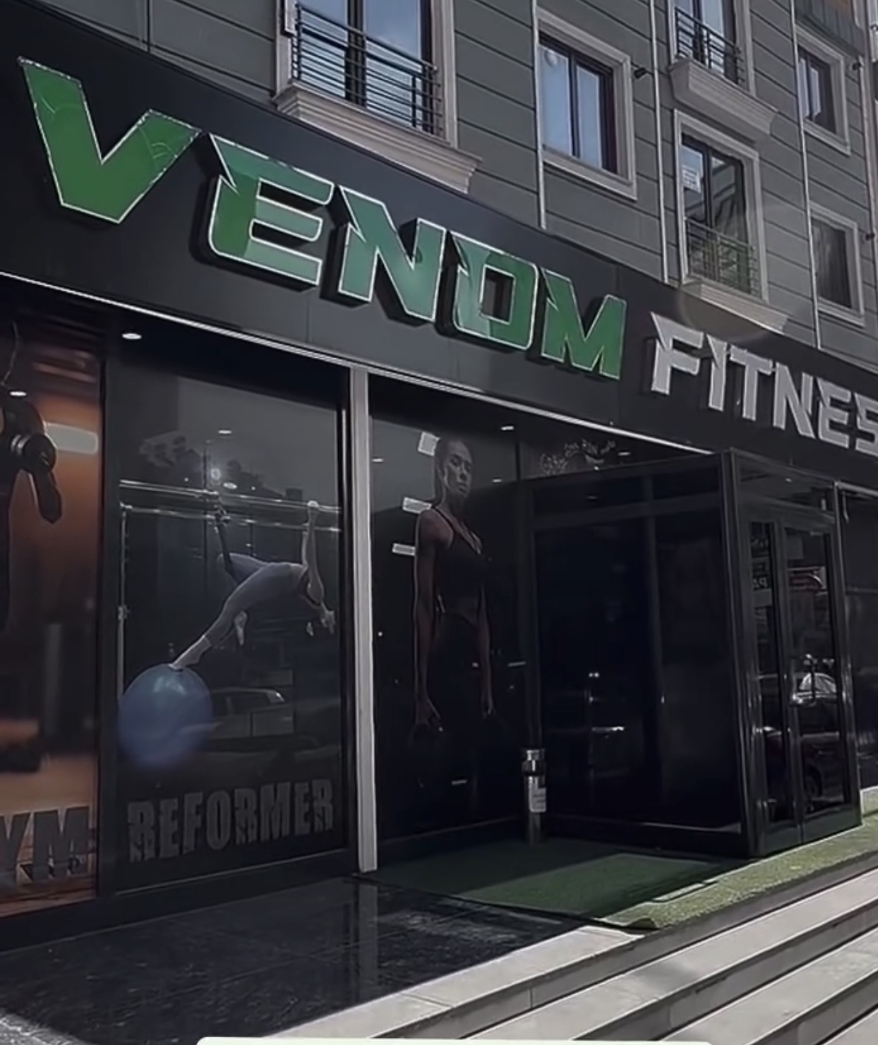 Venom Fitness Ekipman Bölgesi